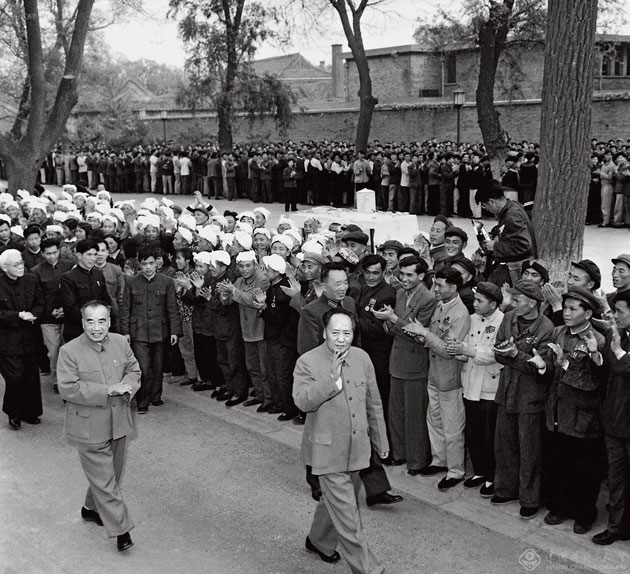 마오쩌둥 주석 서거 40주년: 한 시대를 뒤흔든 위인의 품격