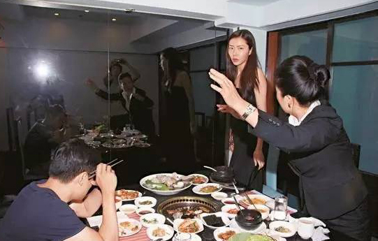 슝다이린 갑부와 결혼, 전 남자친구에게 '비아냥거려'