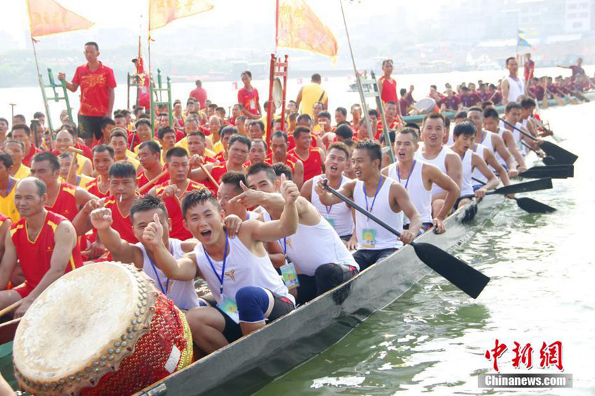 광시 룽안 전통 용선 시합, 1천 명 선수 참가