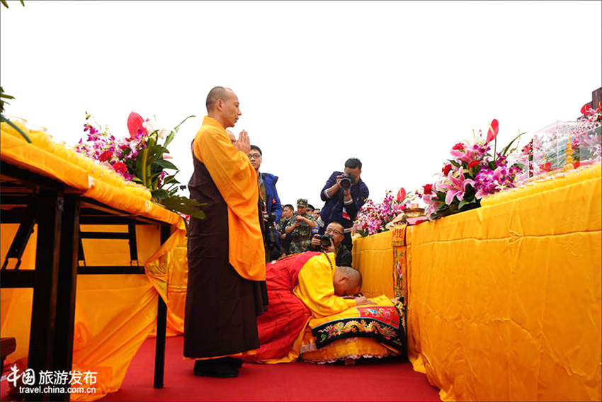쓰촨 어메이산 십방보현보살 성상 건설 10주년 기념행사