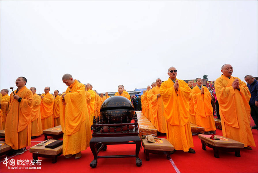 쓰촨 어메이산 십방보현보살 성상 건설 10주년 기념행사