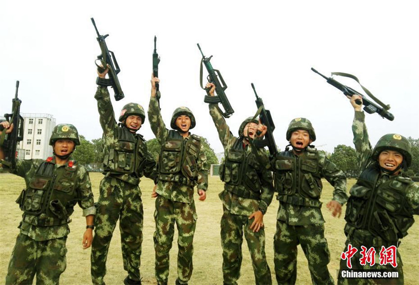 후베이 무장경찰 ‘악마 주’ 훈련, 극한 속에 피어나는 전우애