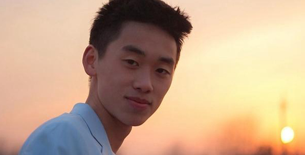 린이룬 복고풍 가족사진, 치파오와 양복의 만남