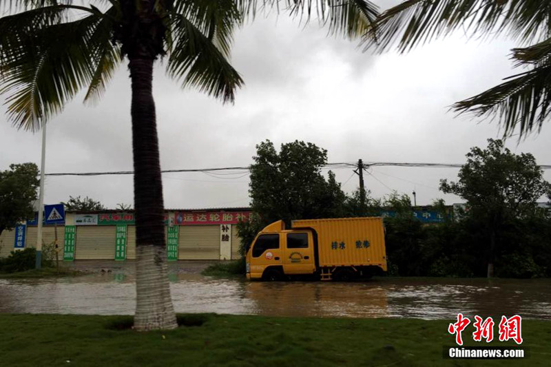태풍 ‘사리카’ 하이난 강타, 11급 강풍 피해 받은 이재민들