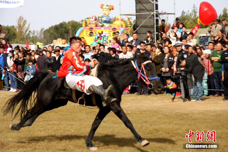 산시 위린 경마 대회, 색다른 ‘분노의 질주’