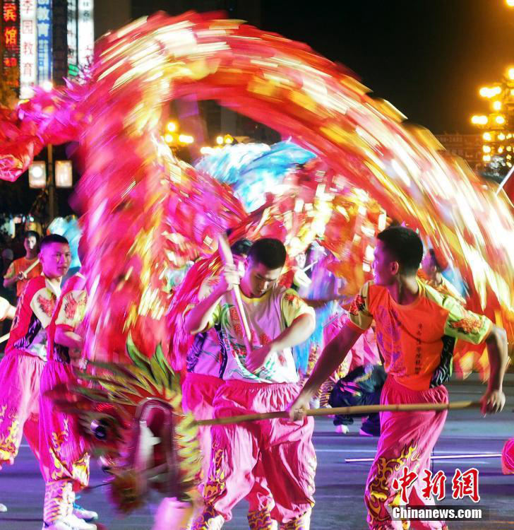 제6회 구이린  산수 문화관광축제, 화려한 퍼레이드 행렬