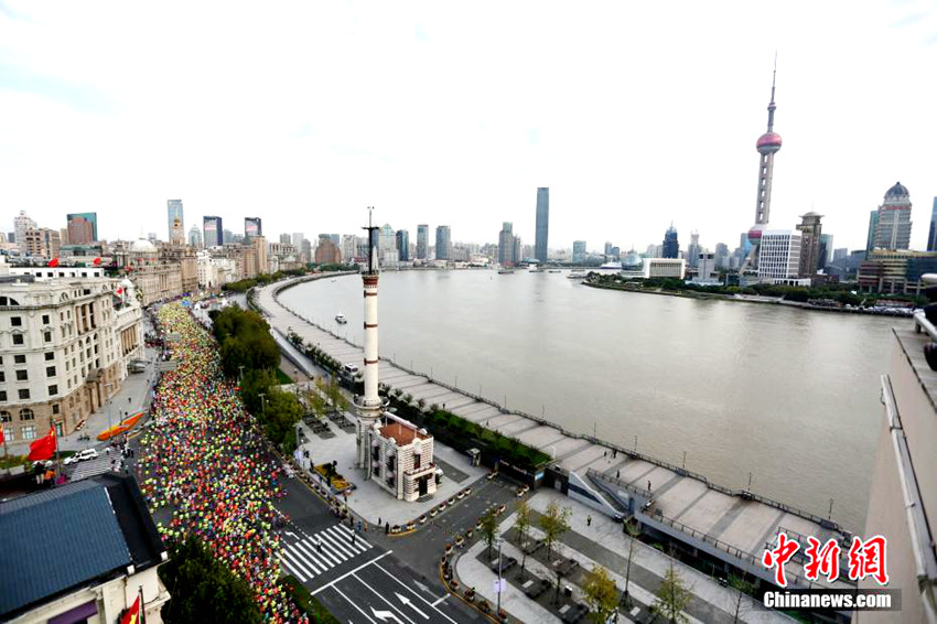상하이 국제 마라톤 대회 3만 8천 명 참가, 화려한 와이탄의 모습