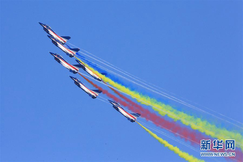 제11회 주하이 에어쇼 개막, 中 공군 팔일 비행팀의 멋진 공연