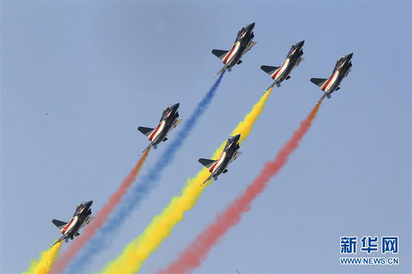 제11회 주하이 에어쇼 개막, 中 공군 팔일 비행팀의 멋진 공연