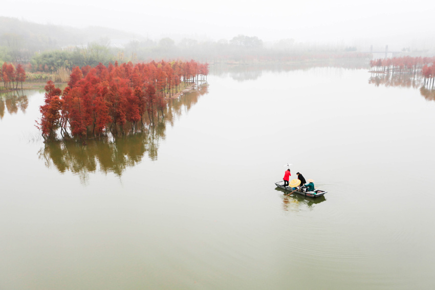 장쑤 쉬이현 톈취안후, 그림 속을 지나는 듯한 매혹적인 풍경