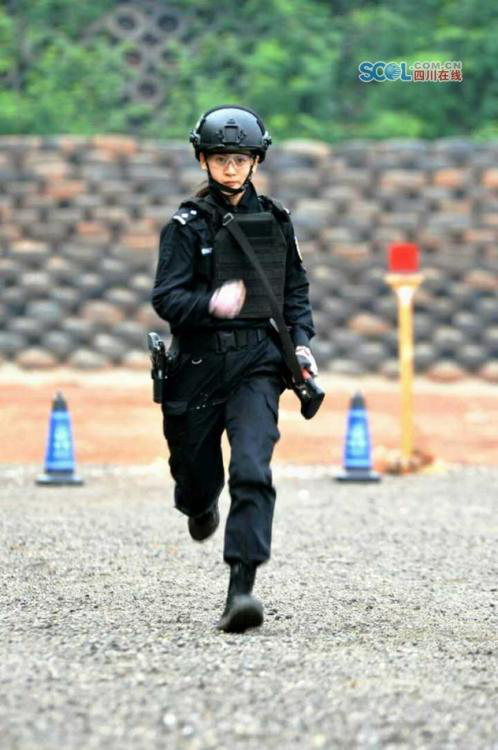 특수경찰관 전투력 경기 참가한 비주얼 女경들