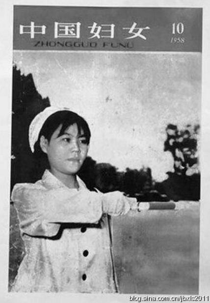 1960년대 톈안먼 앞, ‘얼짱 여경’ 등장으로 시선 집중