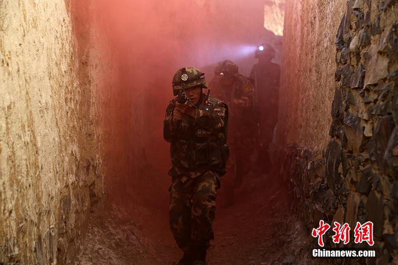中 무장경찰 시짱 변방총대, 대원들의 해발 4000m 지옥훈련