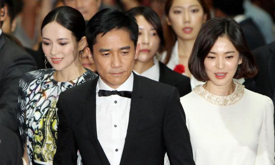 전지현 이민호 판빙빙 우옌쭈… 최고의 한류 스타 VS 중화권 남신 여신, 中韓 연예인 단체샷으로 외모 대결!