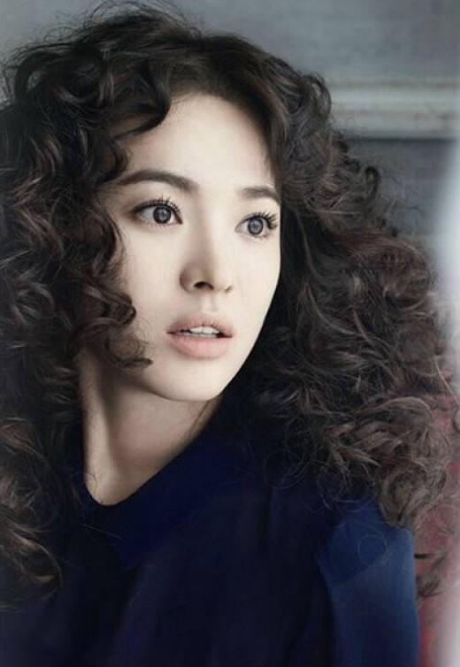 전지현 이성경 판빙빙 장신위 색다른 매력 연출? 中韓 스타들의 ‘폭탄머리’ 비주얼 비교