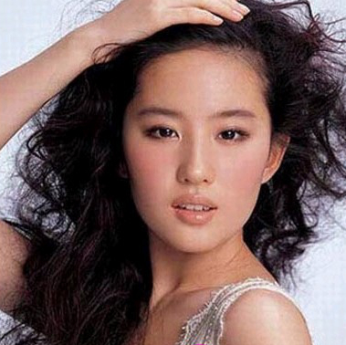 전지현 이성경 판빙빙 장신위 색다른 매력 연출? 中韓 스타들의 ‘폭탄머리’ 비주얼 비교
