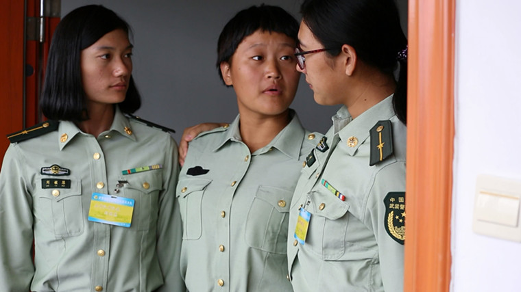 중국 여군들의 신병훈련소 적응기, 그녀들의 24시간
