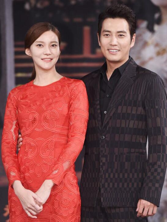 김주혁❤이유영 문희준❤소율 탕옌❤뤄진 공개 연애 시작! 올해 탄생된 中韓 연예인 커플 총정리