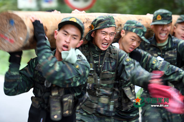 중국 무장경찰 ‘악마주’ 훈련 개시! 30km 무장행군은 기본