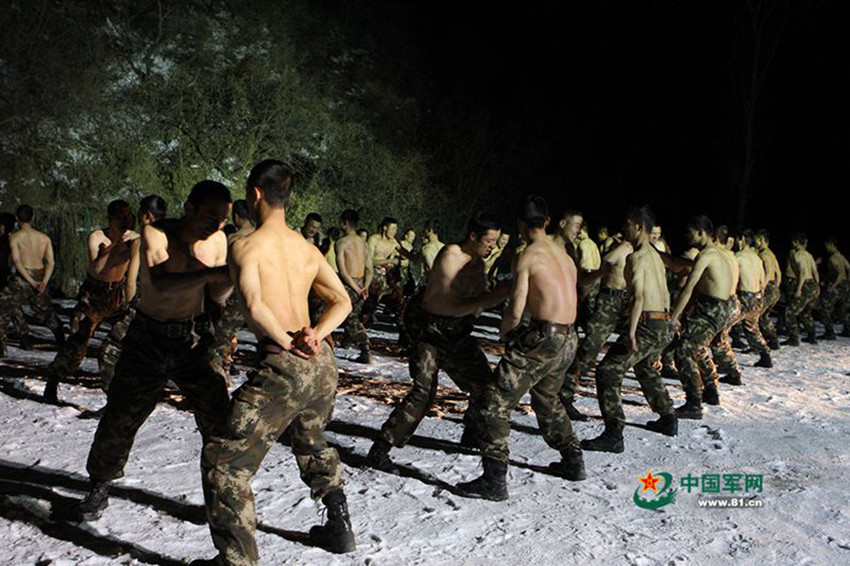 中 국가급 특수부대: ‘례잉’ 돌격부대의 살 떨리는 훈련