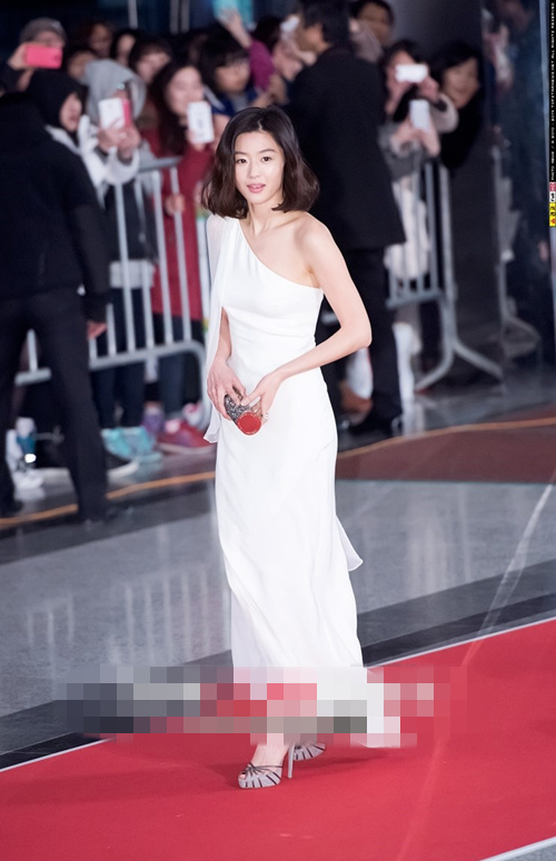 흰색 드레스 선택한 中韓 여신! 전지현 김유정 장쯔이 탕웨이 등의 남심 저격법