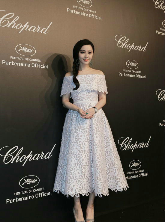흰색 드레스 선택한 中韓 여신! 전지현 김유정 장쯔이 탕웨이 등의 남심 저격법