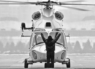 중국 첫 7톤급 민용 헬기 처녀비행 성공