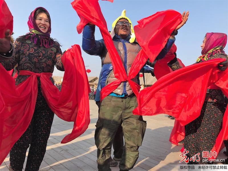 랴오닝서 개최된 동계 볏짚 예술 축제, 중국 농촌의 아름다움