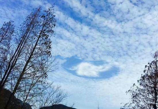 중국 저장 하늘에 뜬 ‘하트 구름’, 신이 저장을 사랑하나 봐