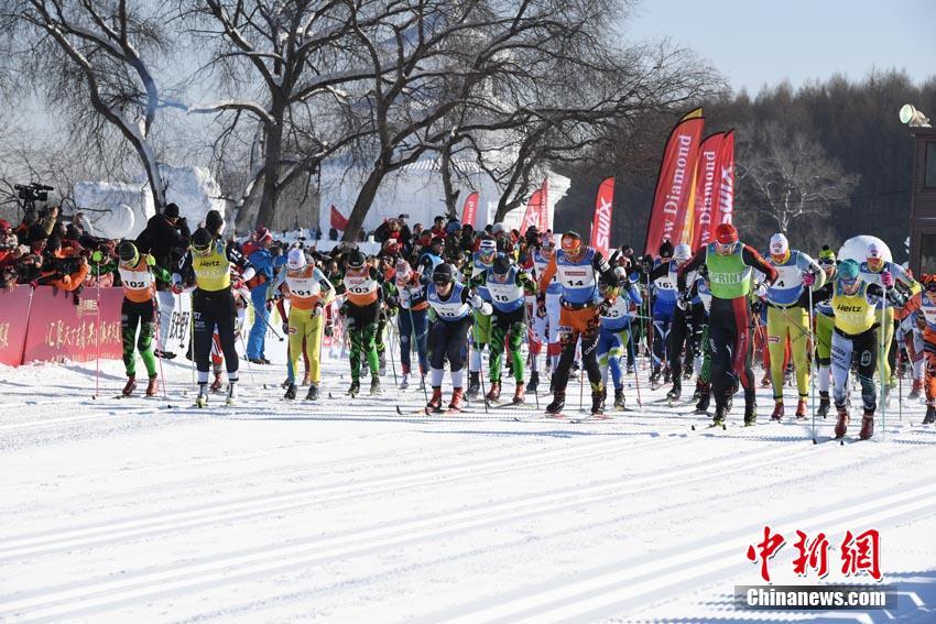 30개국 1000명의 선수들이 펼치는 창춘 국제급 스키 대회