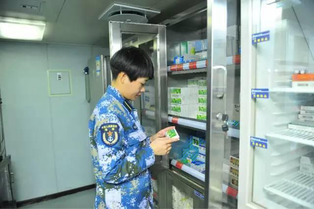 中 최초의 항공모함 ‘랴오닝함’ 선실 공개, 마트 약국 식당…