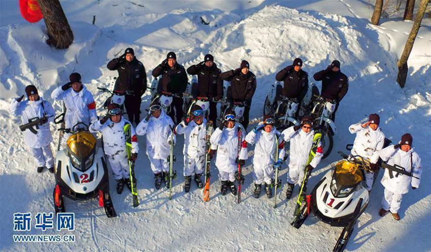 창바이산 야생 동식물 지키는 옌볜 스키 순찰대 대원들의 모습