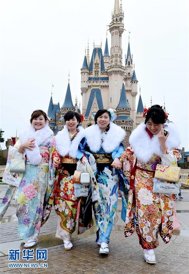 일본 ‘성인의 날’, 소년소녀 기모노 입고 치르는 성인식