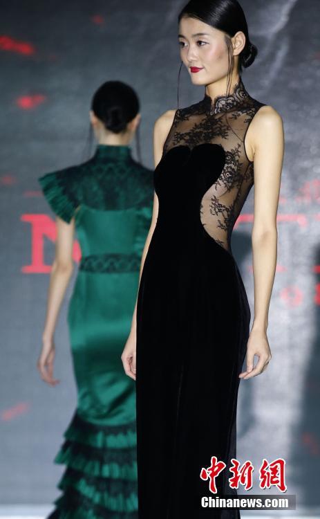 경극 롄푸 화푸 패션쇼 청두서 개최, 이것이 중국 스타일!