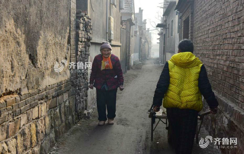 산둥 남편 만난 17세 러시아 소녀, 74년 지나자 중국 할머니로 변해