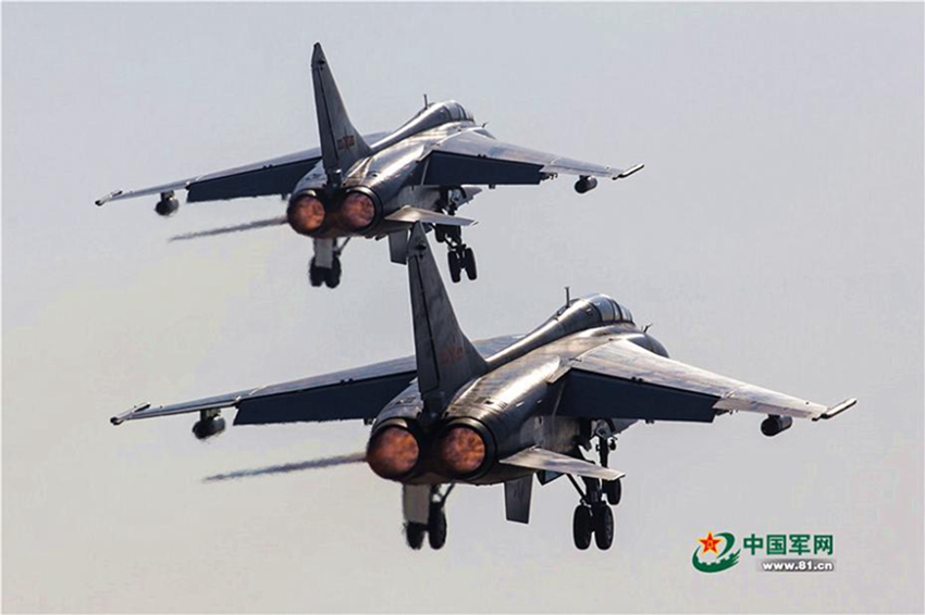 새해 중국 공군의 타격 훈련, 중국산 폭격기의 위엄