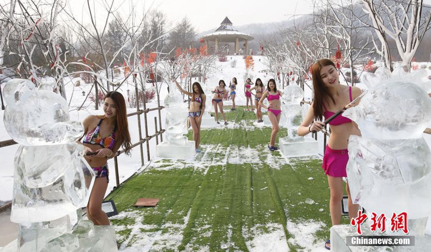 세계 미스 레저 선발대회, 눈과 얼음을 배경으로 한 수영복 심사