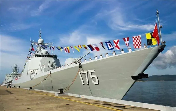 인촨함(銀川艦)2016년 7월 12일 해군에 합류한 인촨함(銀川艦)은 쿤밍함(昆明艦), 창사함(長沙艦), 허페이함(合肥艦)에 이은 중국 제4세대 미사일 구축함이다. 해당 함선은 탁월한 방공 능력과 해상 전투 능력을 겸비하고 있다.