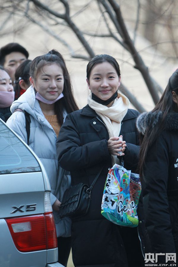 베이징영화학원 예대 입학시험 시작, 미남 미녀들의 미모 뽐내기