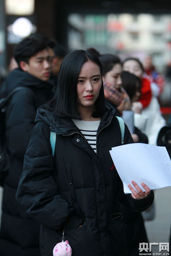베이징영화학원 예대 입학시험 시작, 미남 미녀들의 미모 뽐내기