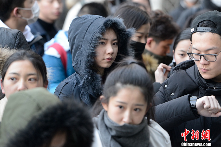 베이징영화학원 예대 입학시험 시작, 미남 미녀들의 미모 뽐내기