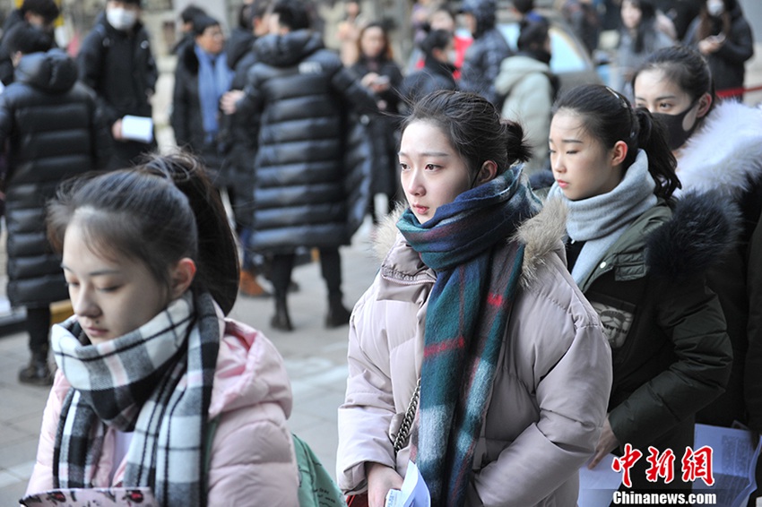 베이징영화학원 예대 입학시험 시작, 미남 미녀들의 미모 뽐내기