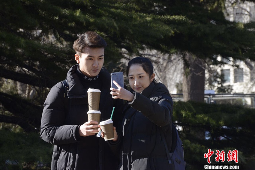 베이징영화학원 예대 입학시험 시작, 미남 미녀들의 미모 뽐내기