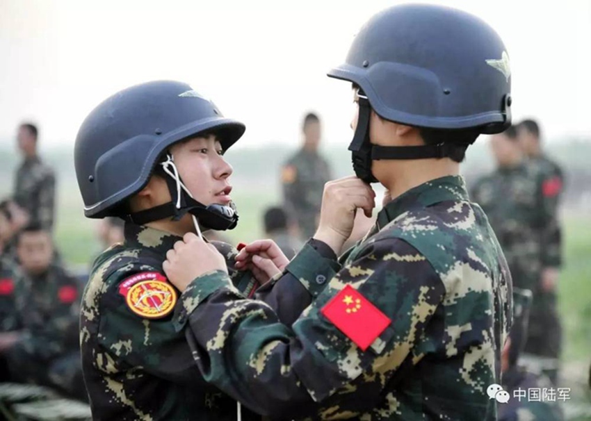 위풍당당, 해방군 육군 첫 女군 특전사 부대