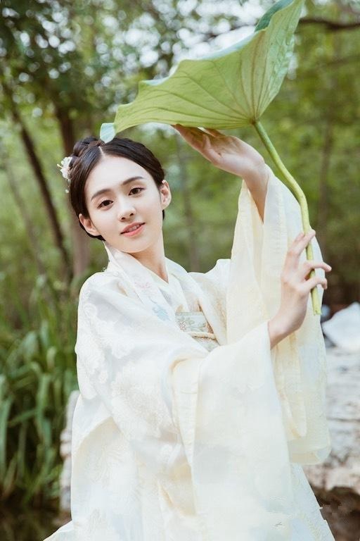 푸저우 미녀 정허후이쯔, 우아한 산수 중국풍 화보 공개