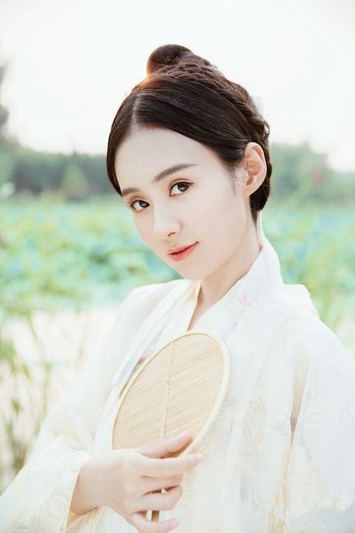 푸저우 미녀 정허후이쯔, 우아한 산수 중국풍 화보 공개