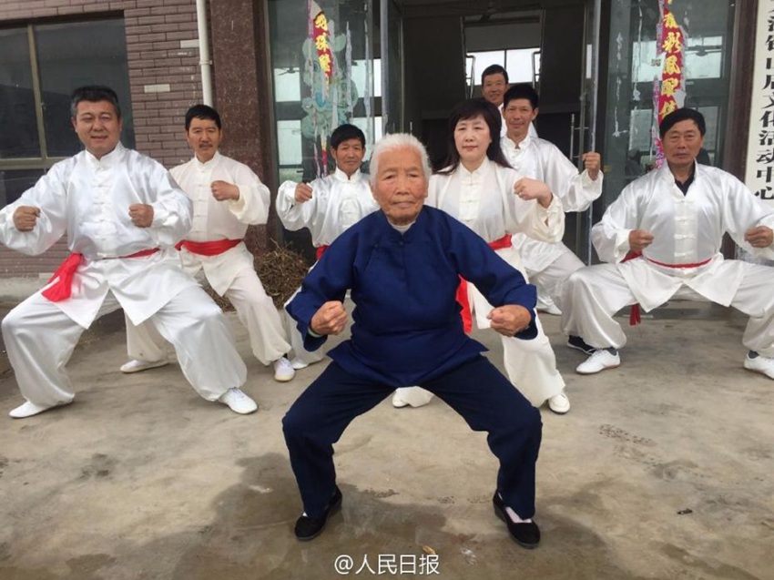 중국 94세 용감한 ‘쿵푸 할머니’, 4살부터 무술 연마