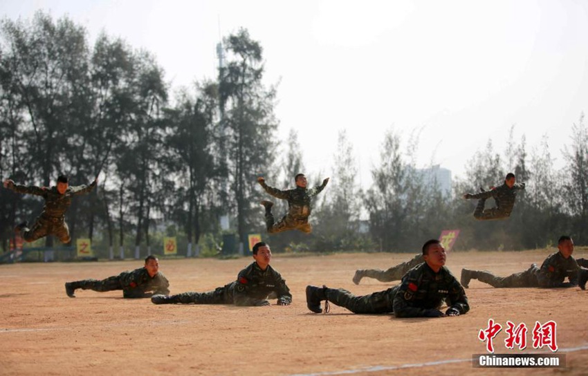 중국 푸젠 무장경찰 부대의 새해 실전 종합훈련, “내가 군인이다”