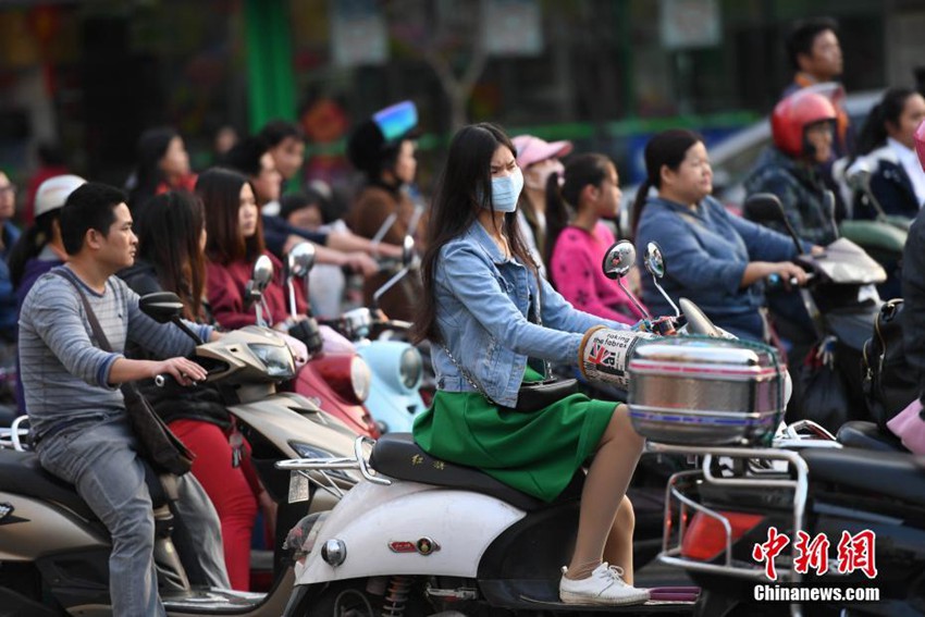 사진으로 보는 중국: ‘전동차의 도시’ 난닝, 이곳에만 200만 대?!