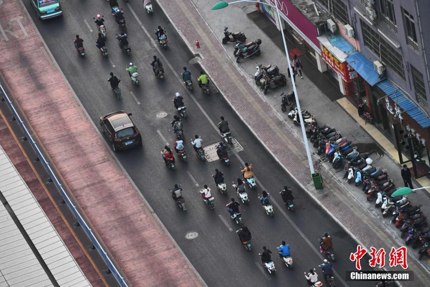 사진으로 보는 중국: ‘전동차의 도시’ 난닝, 이곳에만 200만 대?!